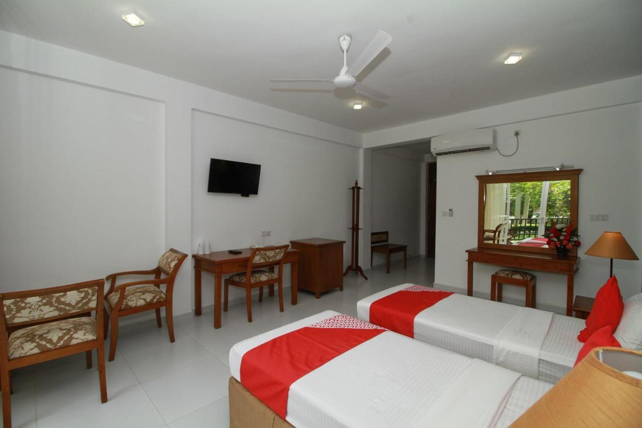 Garden Beach Hotel กาลูทารา ภายนอก รูปภาพ