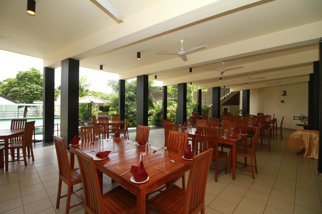 Garden Beach Hotel กาลูทารา ภายนอก รูปภาพ