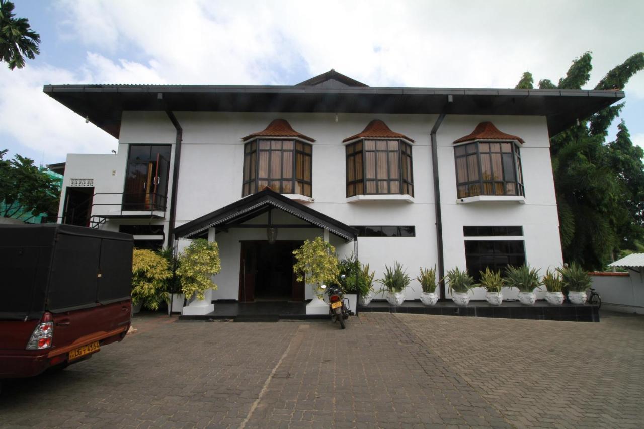 Garden Beach Hotel กาลูทารา ภายนอก รูปภาพ